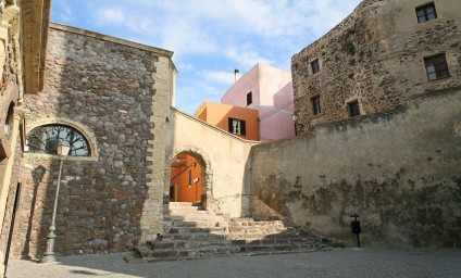 Sette Città Regie: emerge il nome della scheda di Castelsardo. L'inchiesta va avanti, ma i contenuti restano ancora nascosti