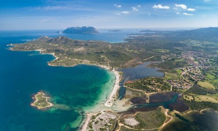 Castelsardo, il caso spiagge: mentre altri Comuni ottengono milioni contro l'erosione, quali progetti sono stati preparati qui?